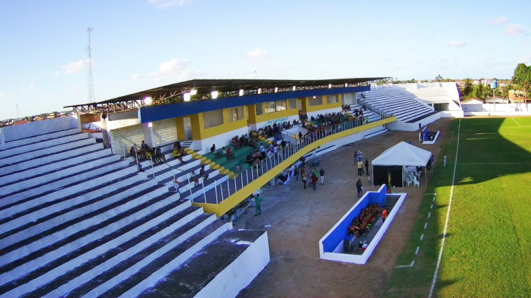 “É com grande alegria que reabrimos o Estádio Lourival Caetano com estrutura revitalizada” afirma prefeito Berg Lima em reabertura do campo