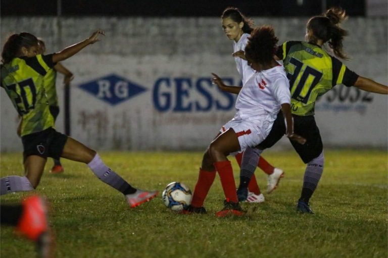 Campeonato Estadual de Futebol Feminino tem início em Bayeux, com goleada do Kashima