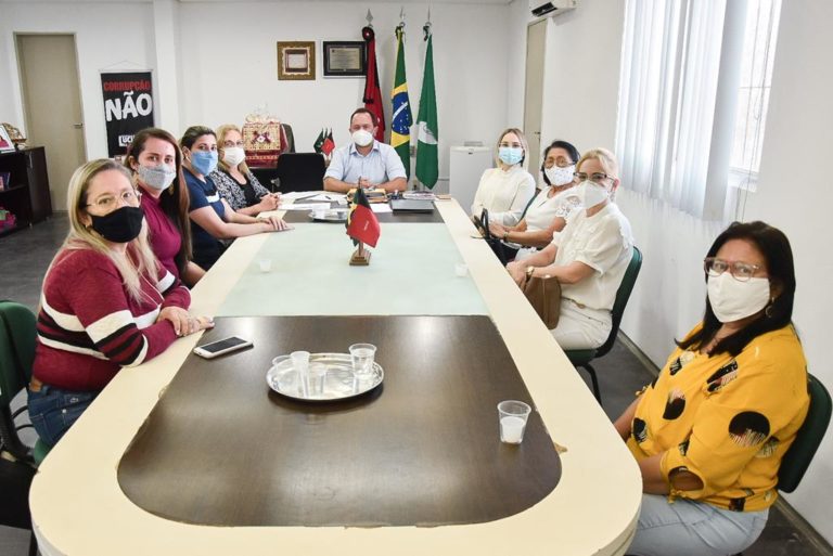 Secretaria de Saúde realiza reunião com odontólogos do município e reafirma compromisso com a categoria