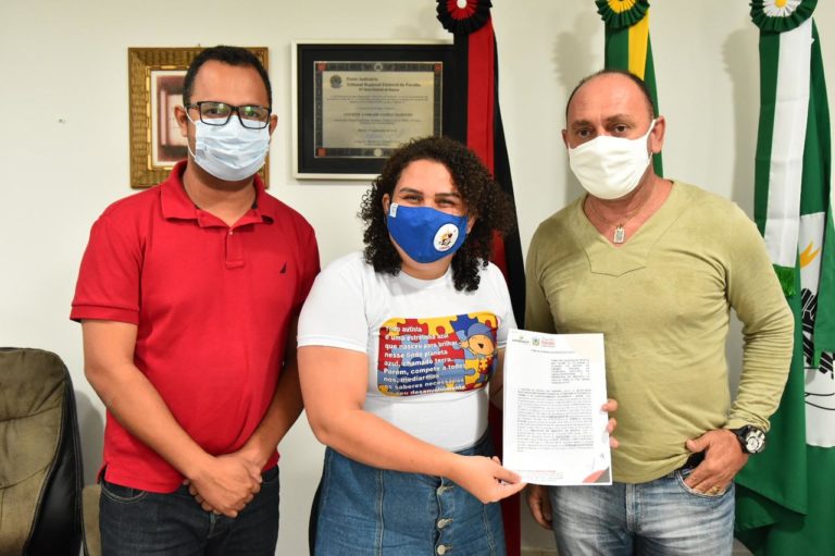 Prefeita Luciene Gomes assina termo de compromisso com o Empreender Paraíba