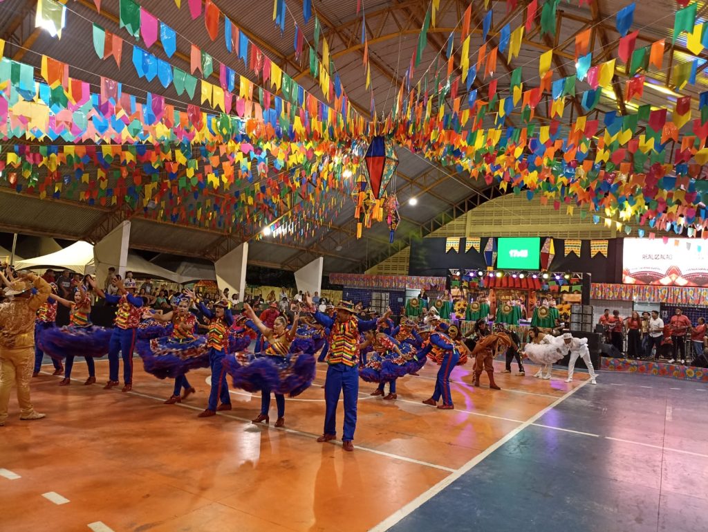 Junina Sanfona Branca é a grande campeã do 1º Campeonato Inter-Regional de Quadrilhas Juninas de Bayeux