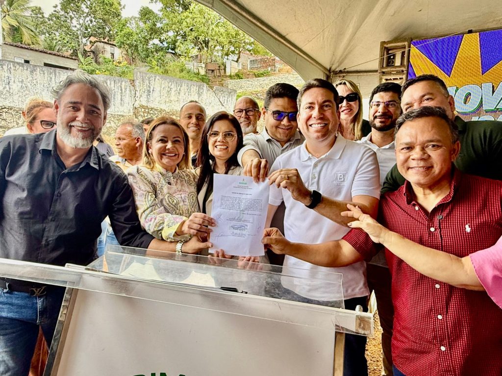 Prefeita Tacyanna Leitão assina ordem de serviço para construção de ginásio em Bayeux