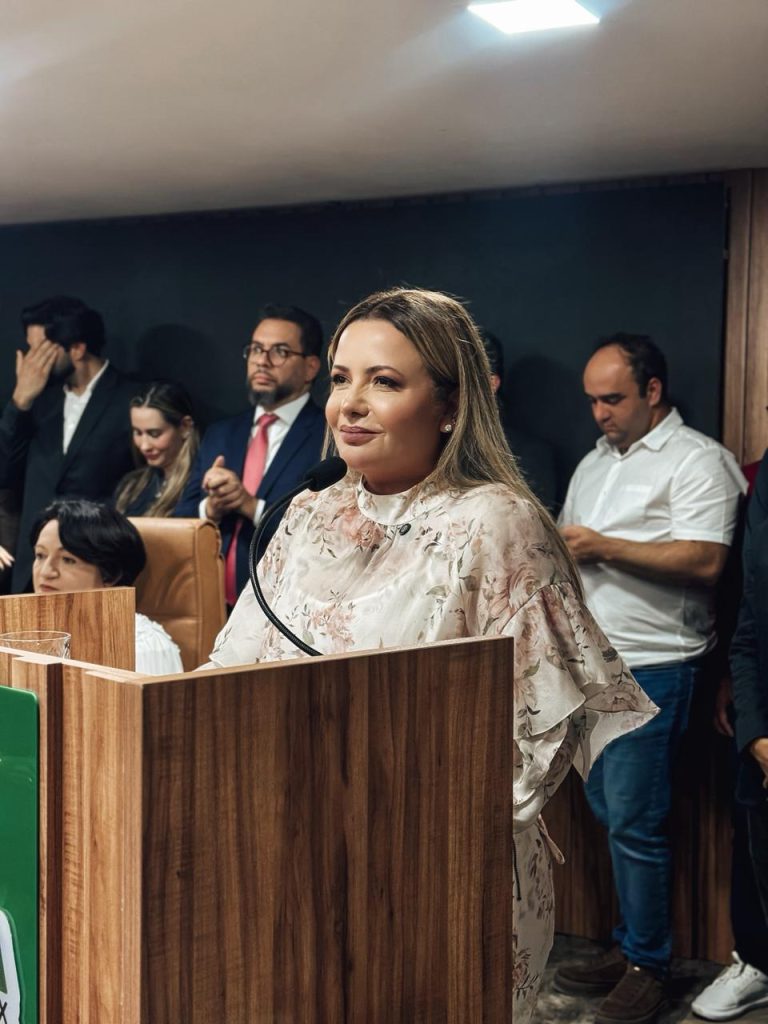 Prefeita Tacyana Leitão abre ano legislativo e faz balanço da gestão, que vem transformando Bayeux