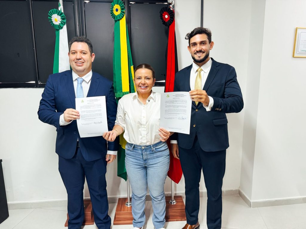 Prefeita Tacyana Leitão empossa novos procuradores de Bayeux