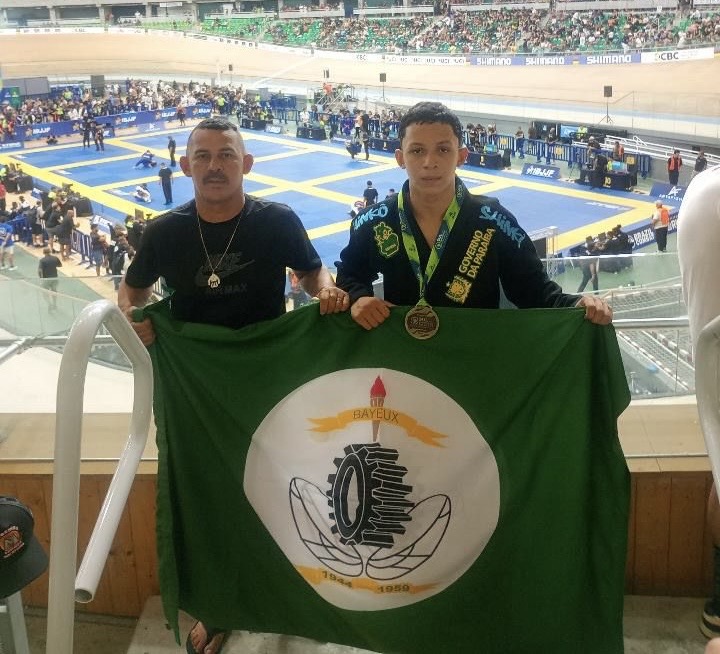 Atletas assistidos pela Prefeitura de Bayeux conquistam 25 medalhas no campeonato de jiu-jítsu