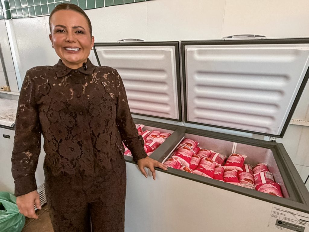Casa da Merenda de Bayeux recebe toneladas de alimentos e prefeita atesta qualidade dos produtos