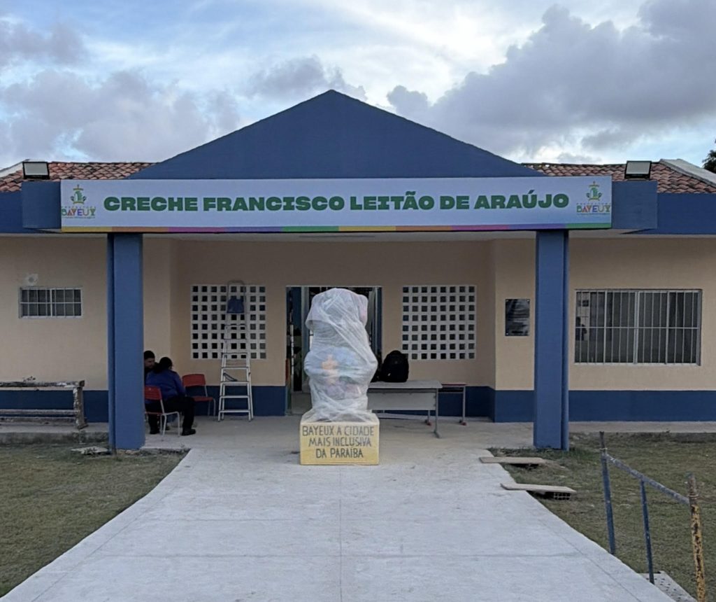 Prefeitura de Bayeux inaugura 1ª creche municipal com sala de cinema da PB