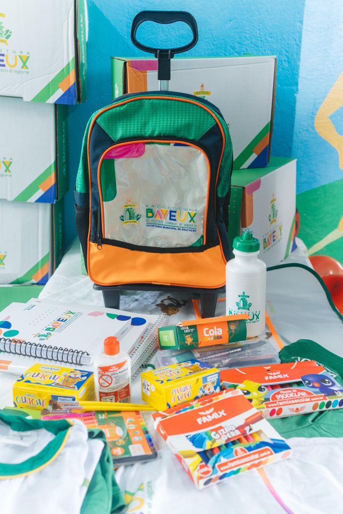 Prefeita Tacyana Leitão inicia entrega de kits escolares para quase 8 mil alunos de Bayeux
