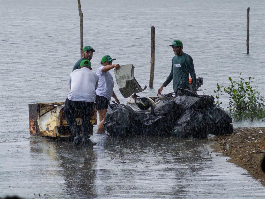 Prefeitura de Bayeux supera meta e retira quase 2 toneladas de lixo no “Cuida, Proteja o Mangue!”