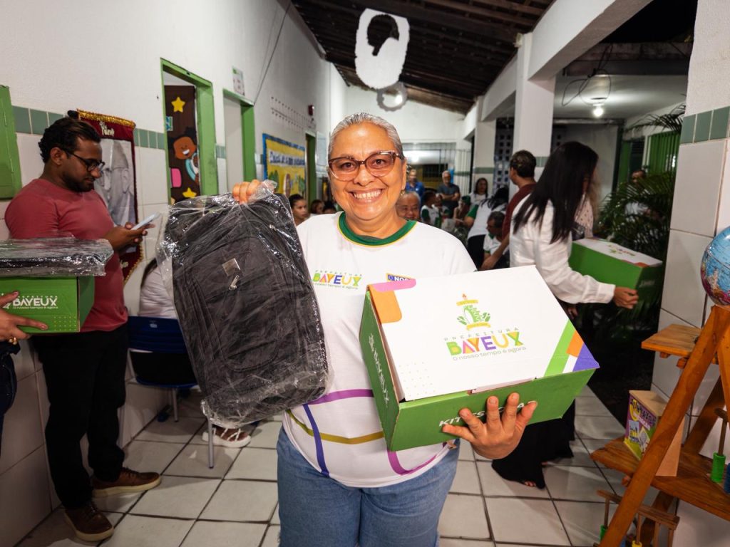 Prefeitura de Bayeux amplia entrega de kits e inicia distribuição em escolas e na EJA