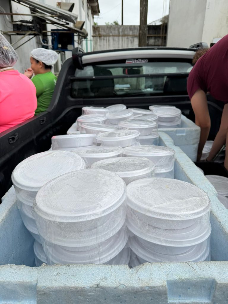 Mais de 2 mil refeições já foram distribuídas pela Prefeitura de Bayeux às famílias afetadas pelas chuvas no município