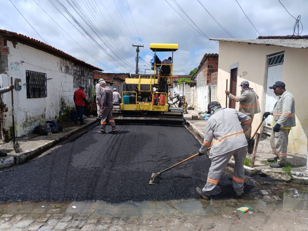 Cuida + Asfalto: Prefeitura de Bayeux leva pavimentação a mais de 15 ruas do Mário Andreazza