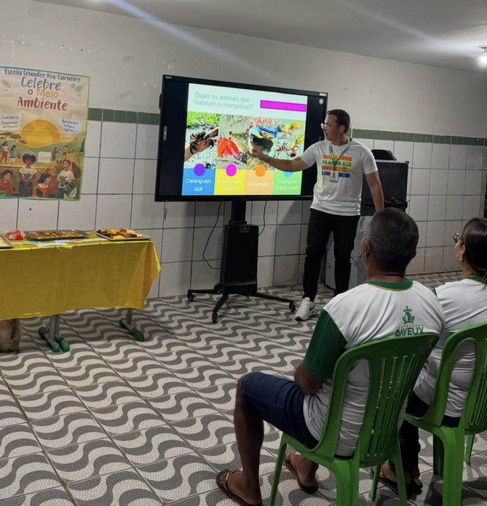 EJA Bayeux recebe palestras sobre educação ambiental e conscientização sustentável