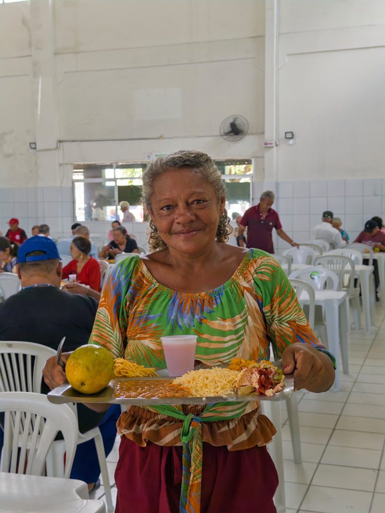 Restaurantes Populares de Bayeux servem 1.500 refeições por dia e reforçam segurança alimentar da população