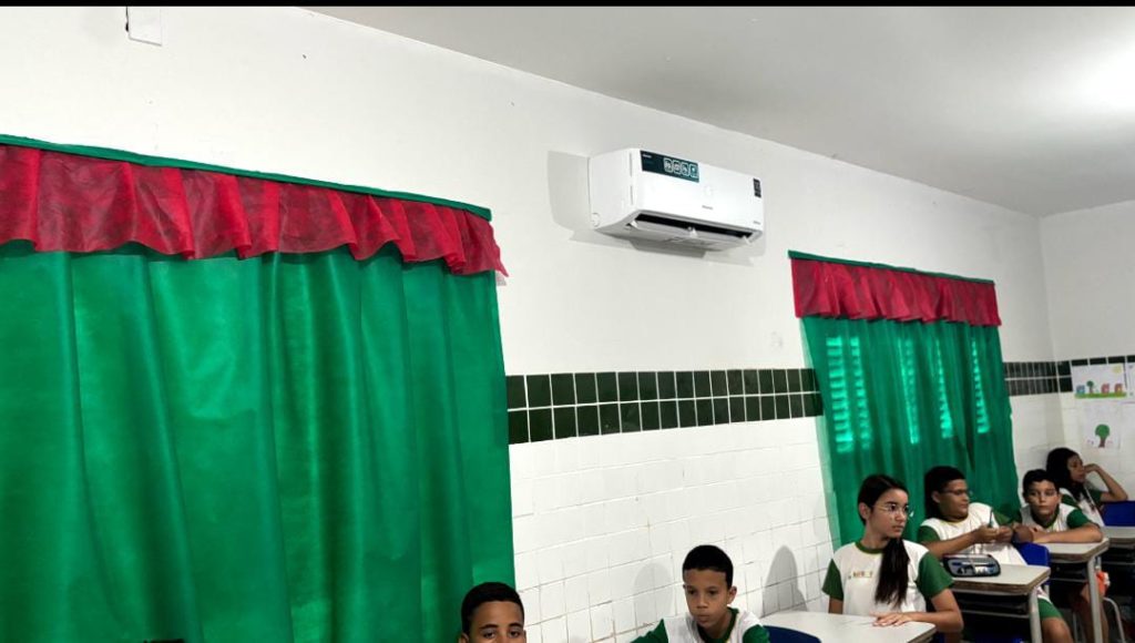 Com 100% das salas climatizadas, Escola Pinto de Lima oferece mais conforto e estrutura aos alunos
